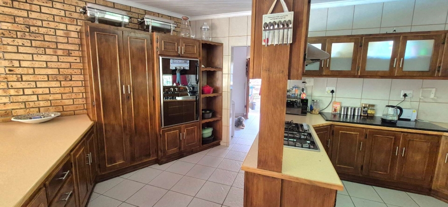 4 Bedroom Property for Sale in Pellissier Free State